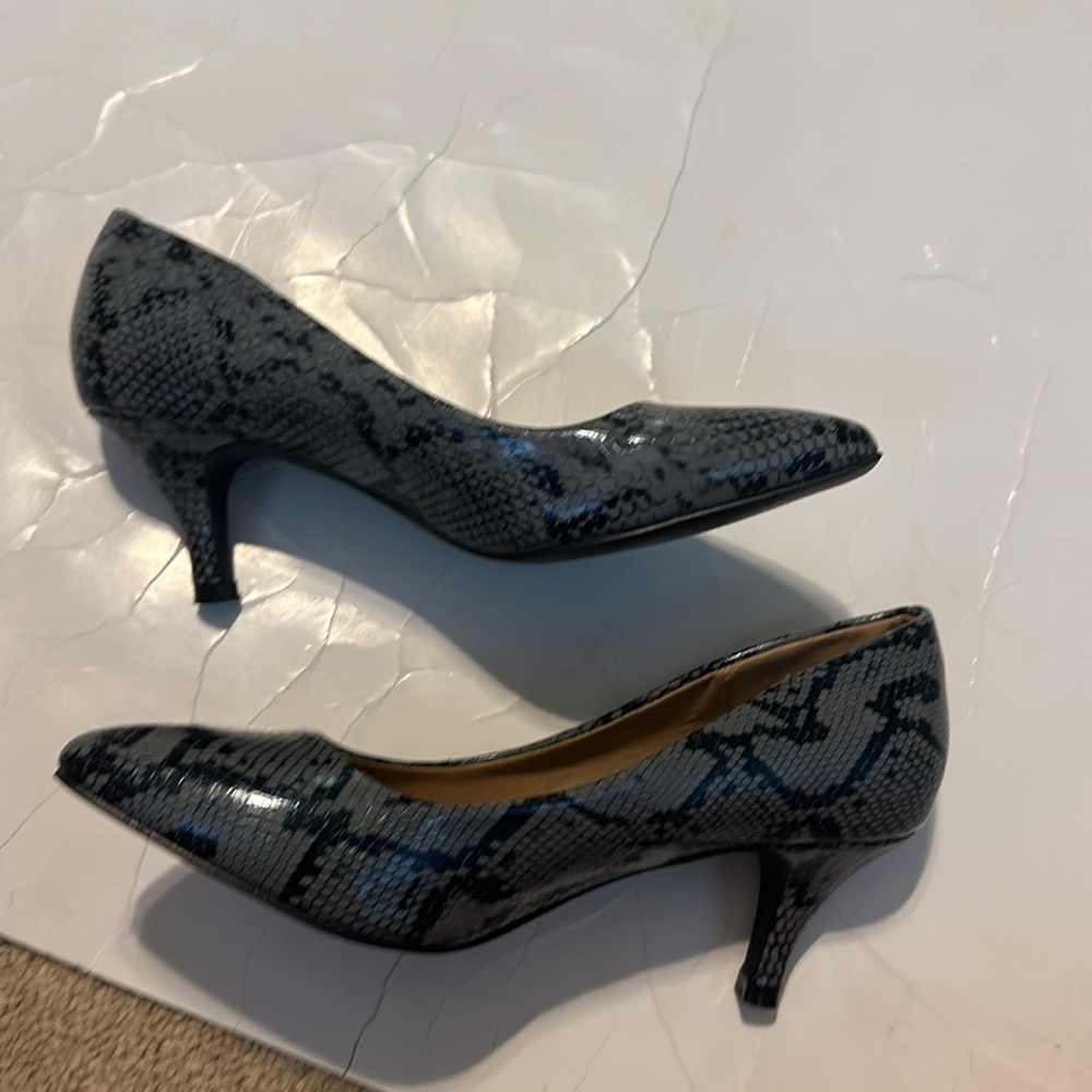 Riverberry Grey Snake Print Women’s 6 KATYO1 Kitten Heels Y2K Alternative - Picture 2 of 6